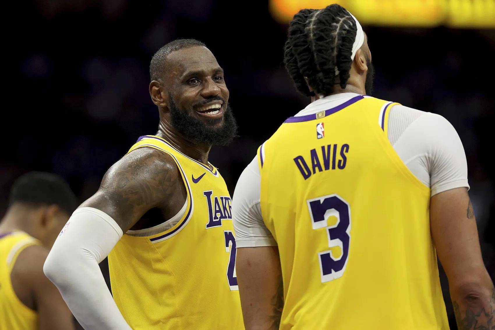 包含浓眉哥与60激战DWG分钟,锐不可当胜负难料!,纳达尔焦点对战引发球迷热议的词条 包含浓眉哥与60激战DWG分钟,锐不可当胜负难料!,纳达尔焦点对战引发球迷热议的词条