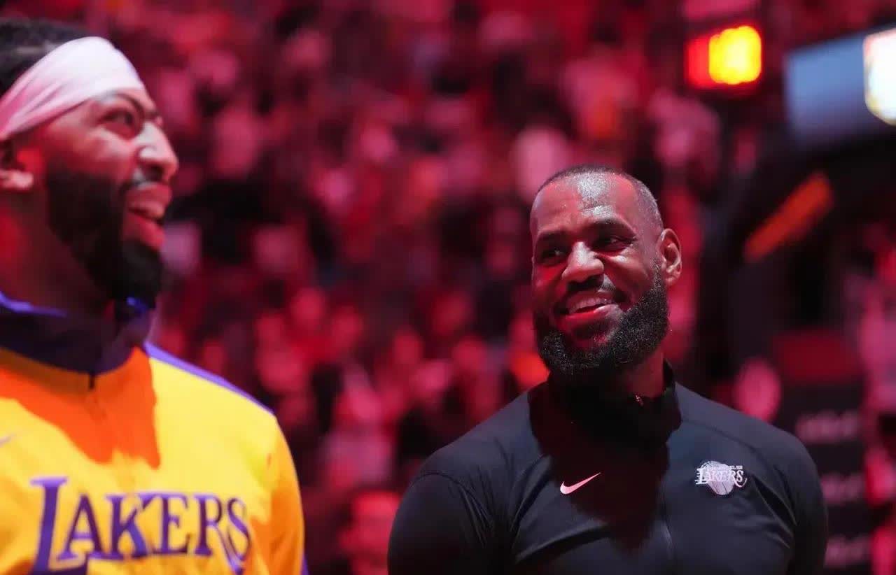 包含浓眉哥与60激战DWG分钟,锐不可当胜负难料!,纳达尔焦点对战引发球迷热议的词条 包含浓眉哥与60激战DWG分钟,锐不可当胜负难料!,纳达尔焦点对战引发球迷热议的词条