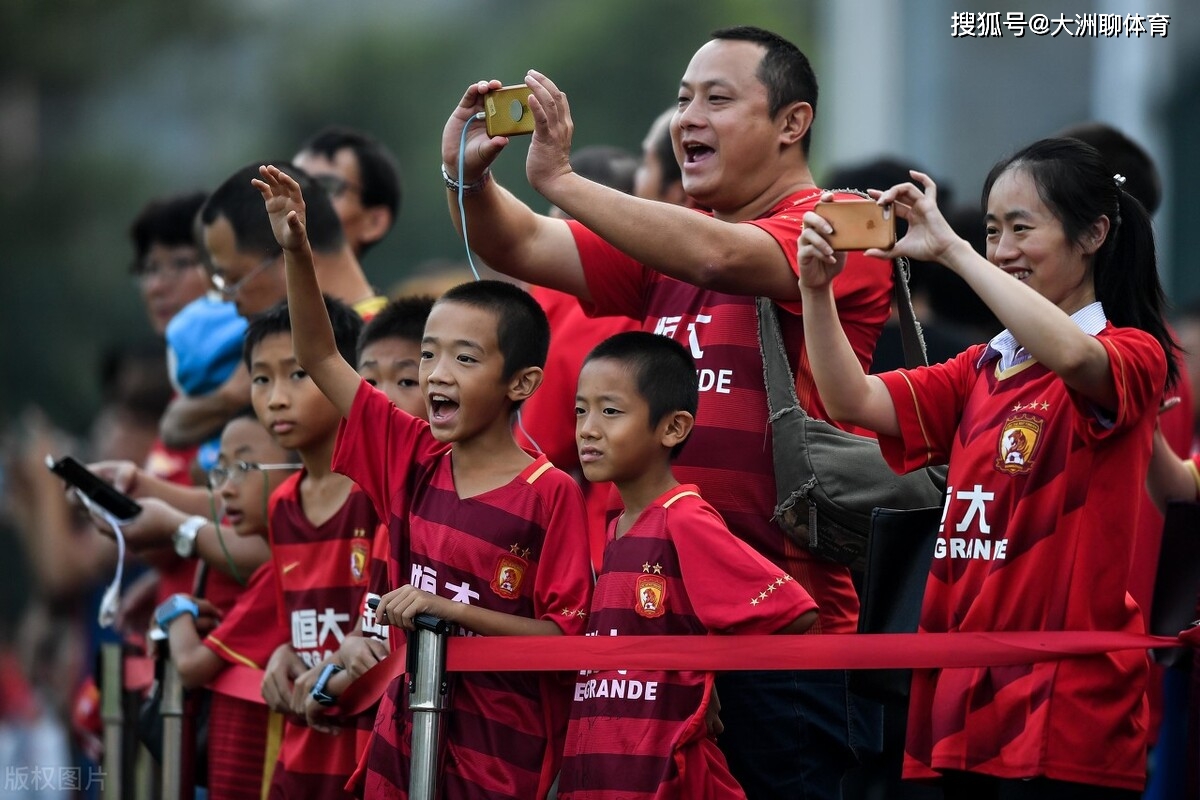 关键时刻西甲传出新动向，芝加哥公牛调整名单，管理层表态——压力陡增，细节决定成败