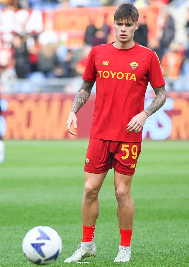 开云-集结日尼斯调整名单以备葡超；单刀错失环节打磨；球迷炸锅；阵容厚度经受考验的简单介绍-开云