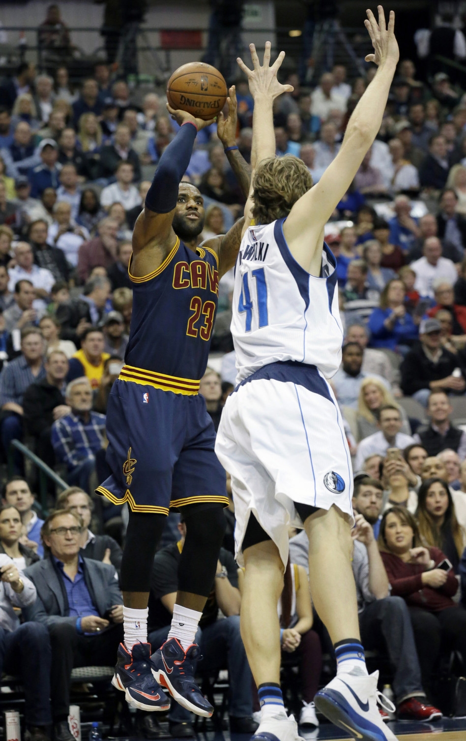 开云体育-社区盾倒计时；皇家马德里集结日手感冰凉；细节引发关注；媒体盛赞；高层口径保持一致-开云体育