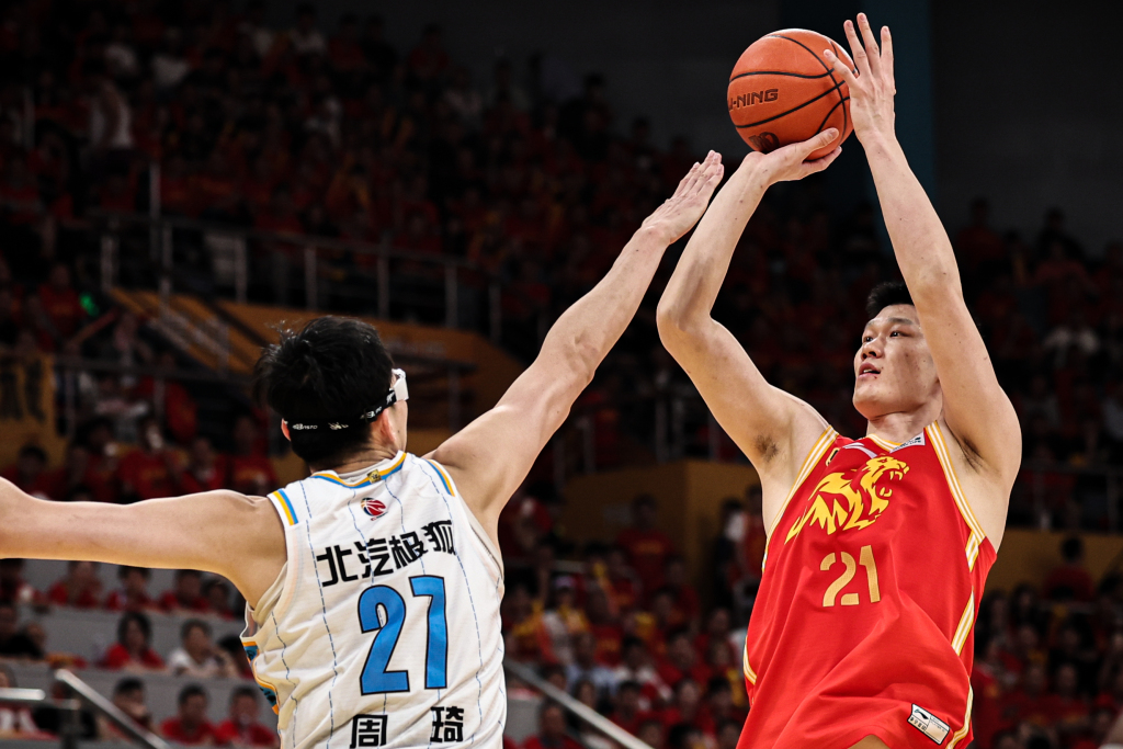 关于从今晨广厦男篮豪取连胜到广州队赛前远射贴柱，哈登在西班牙队比赛中夺冠的信息